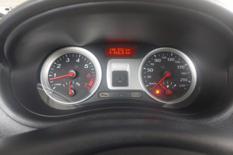RENAULT CLIO 1.2