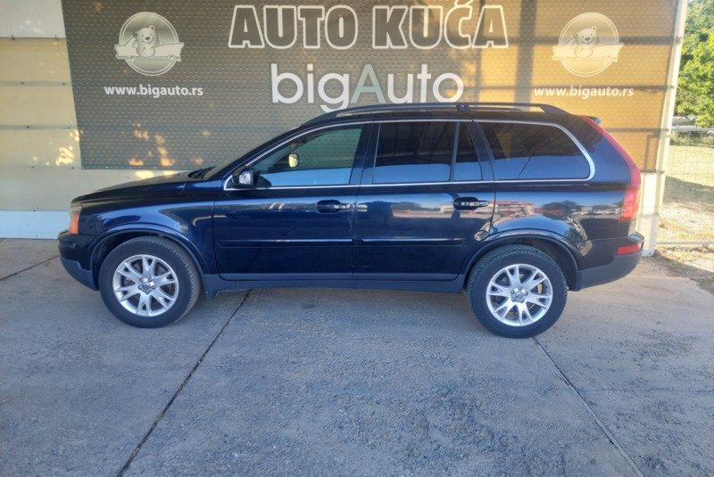 VOLVO XC 90 2.4 D5 MOMENTUM