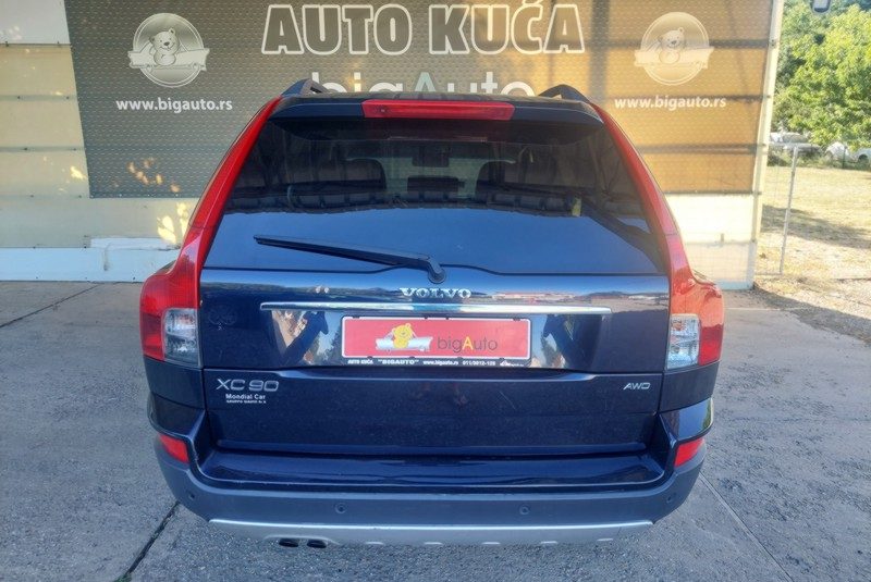 VOLVO XC 90 2.4 D5 MOMENTUM