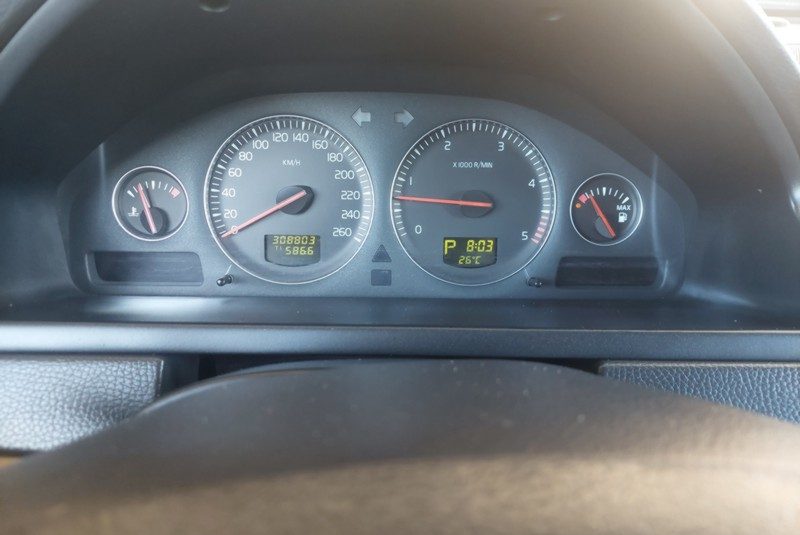 VOLVO XC 90 2.4 D5 MOMENTUM