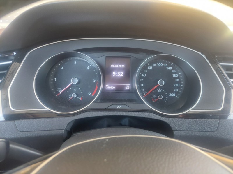 VOLKSWAGEN PASSAT 2.0 TDI DSG